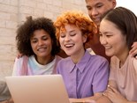 close-up-smiley-friends-with-laptop